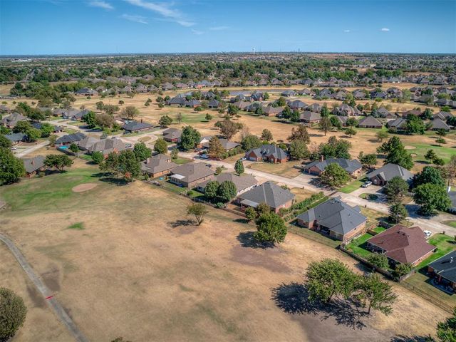 11625 Hackney Lane, Yukon, OK 73099