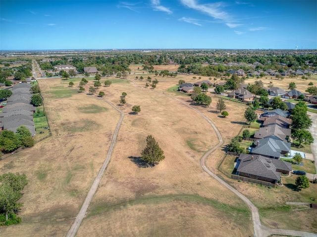 11625 Hackney Lane, Yukon, OK 73099