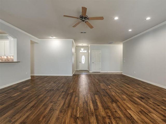 11625 Hackney Lane, Yukon, OK 73099