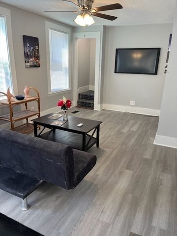 10 Crump St, Hudson, MA 01749
