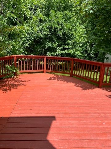 10 Crump St, Hudson, MA 01749