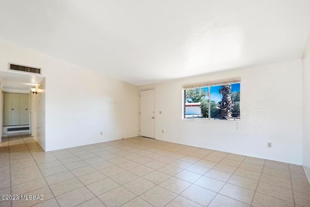 7717 N Jensen Drive, Tucson, AZ 85714