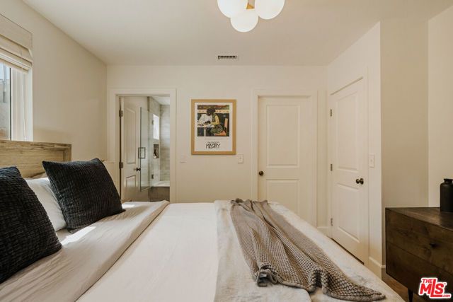 1316 N Chester Avenue, Inglewood, CA 90302