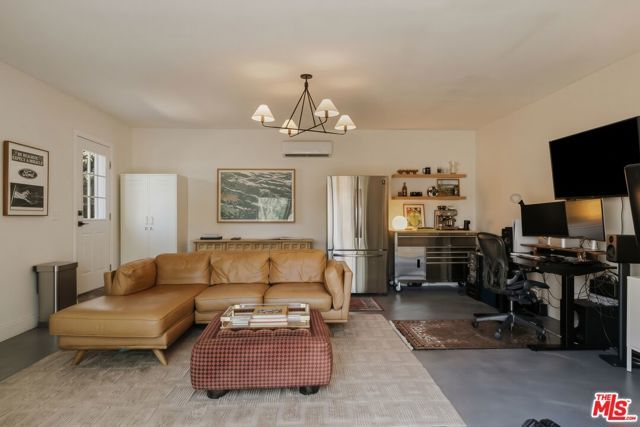 1316 N Chester Avenue, Inglewood, CA 90302
