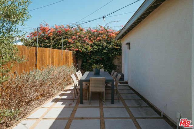 1316 N Chester Avenue, Inglewood, CA 90302
