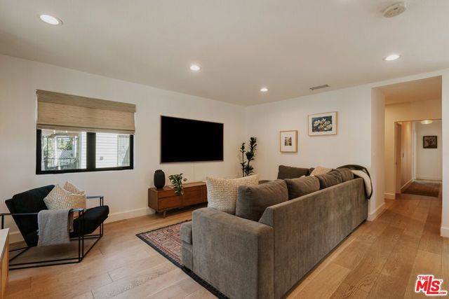 1316 N Chester Avenue, Inglewood, CA 90302