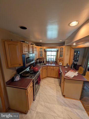 417 N WARMINSTER RD, Hatboro, PA 19040