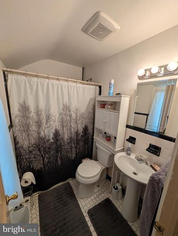 417 N WARMINSTER RD, Hatboro, PA 19040
