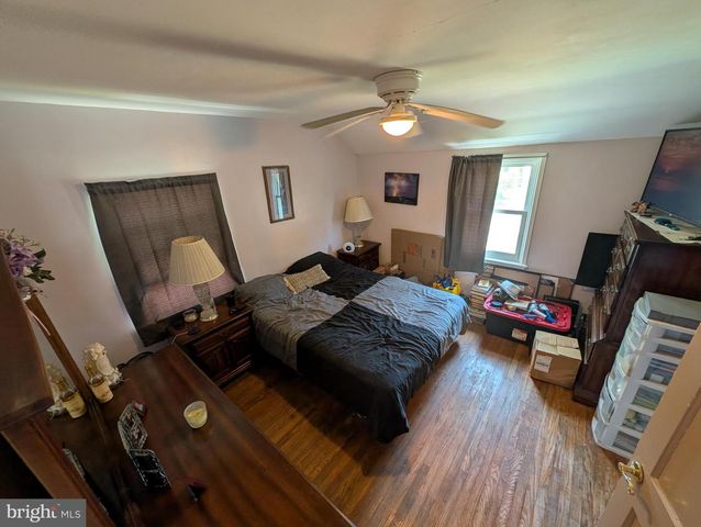 417 N WARMINSTER RD, Hatboro, PA 19040