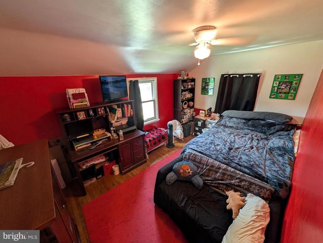 417 N WARMINSTER RD, Hatboro, PA 19040