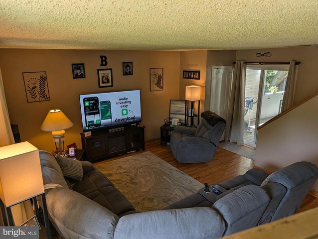 417 N WARMINSTER RD, Hatboro, PA 19040