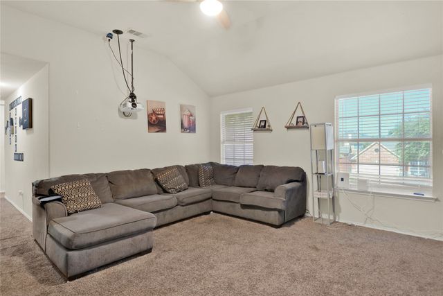 4951 Eyrie Court, Grand Prairie, TX 75052