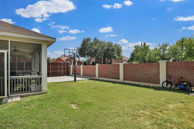 4951 Eyrie Court, Grand Prairie, TX 75052