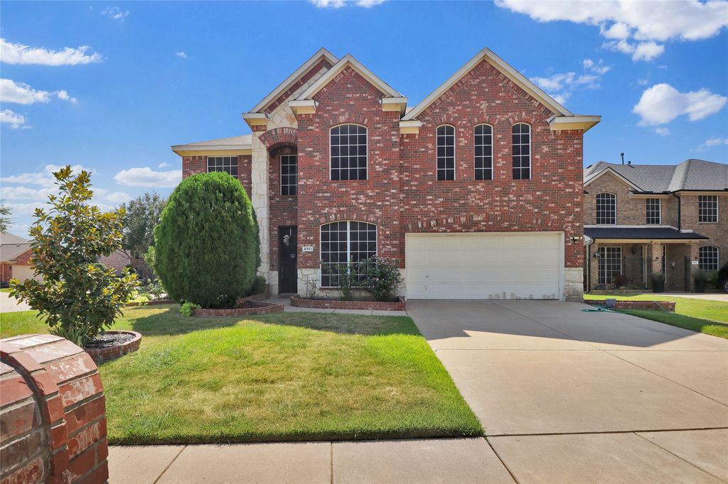 4951 Eyrie Court, Grand Prairie, TX 75052