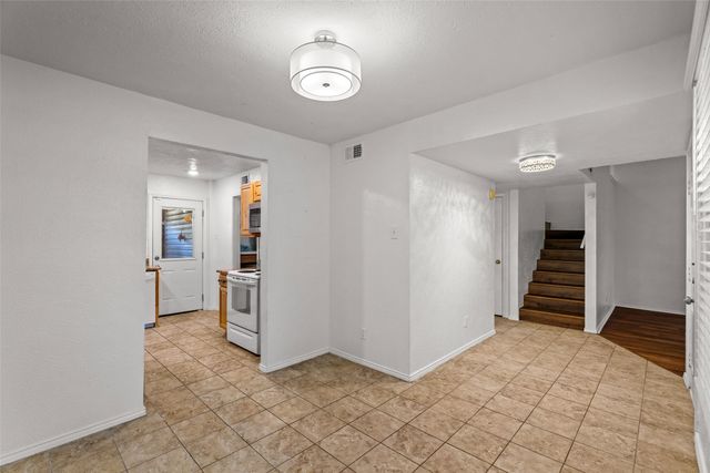 812 Creekside Drive, Lewisville, TX 75067