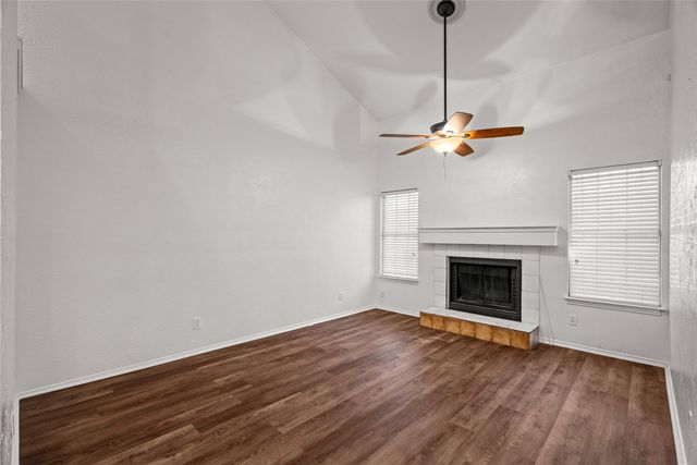 812 Creekside Drive, Lewisville, TX 75067