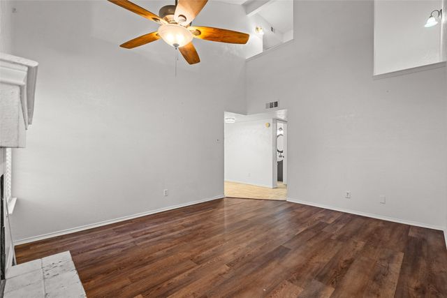 812 Creekside Drive, Lewisville, TX 75067