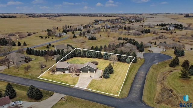 47862 Atterbury Ct Court, Harrisburg, SD 57032