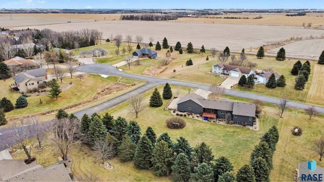 47862 Atterbury Ct Court, Harrisburg, SD 57032