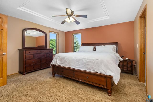 47862 Atterbury Ct Court, Harrisburg, SD 57032