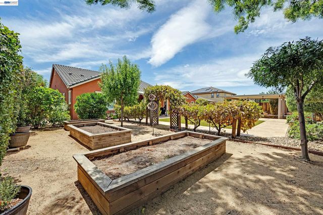 389 Havasu Ct, Brentwood, CA 94513