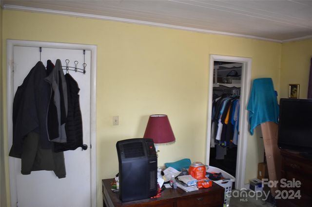 36 Euclid Avenue, Marion, NC 28752