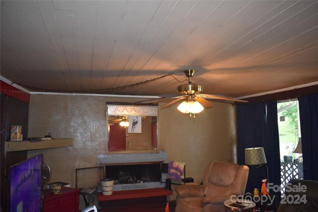 36 Euclid Avenue, Marion, NC 28752