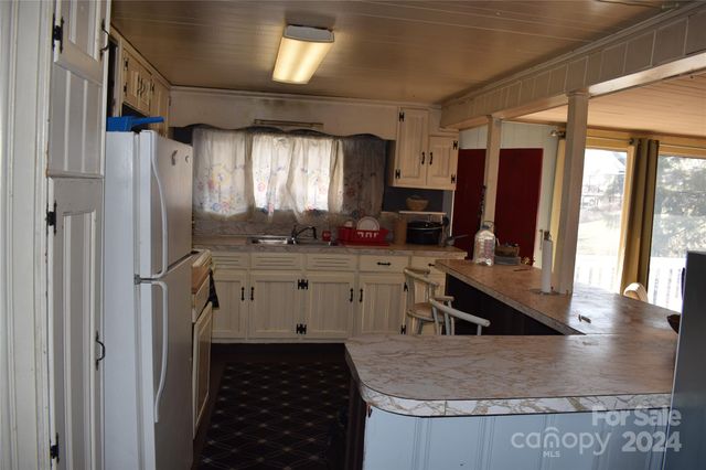 36 Euclid Avenue, Marion, NC 28752