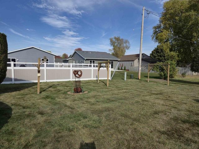 4524 BLESER COURT, Manitowoc, WI 54220