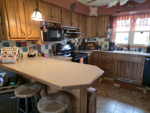 4524 BLESER COURT, Manitowoc, WI 54220