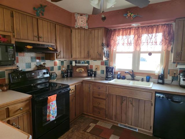 4524 BLESER COURT, Manitowoc, WI 54220