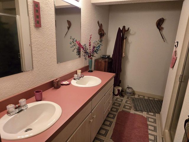 4524 BLESER COURT, Manitowoc, WI 54220