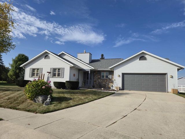 4524 BLESER COURT, Manitowoc, WI 54220