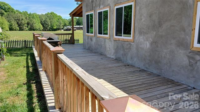 300 Woodlawn Drive, Connelly Springs, NC 28612