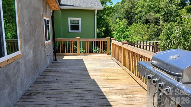 300 Woodlawn Drive, Connelly Springs, NC 28612