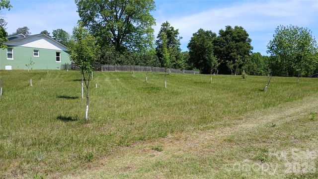 300 Woodlawn Drive, Connelly Springs, NC 28612