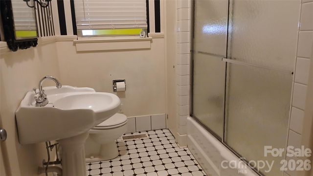 300 Woodlawn Drive, Connelly Springs, NC 28612