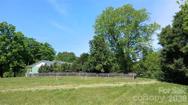 300 Woodlawn Drive, Connelly Springs, NC 28612