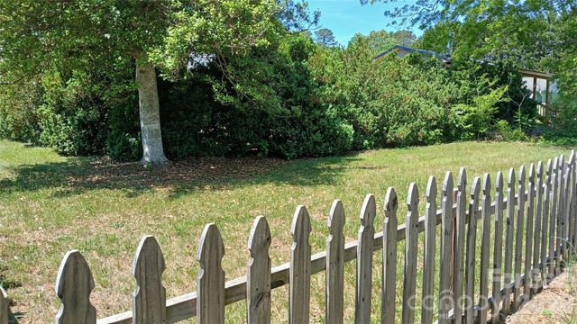 300 Woodlawn Drive, Connelly Springs, NC 28612