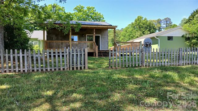 300 Woodlawn Drive, Connelly Springs, NC 28612