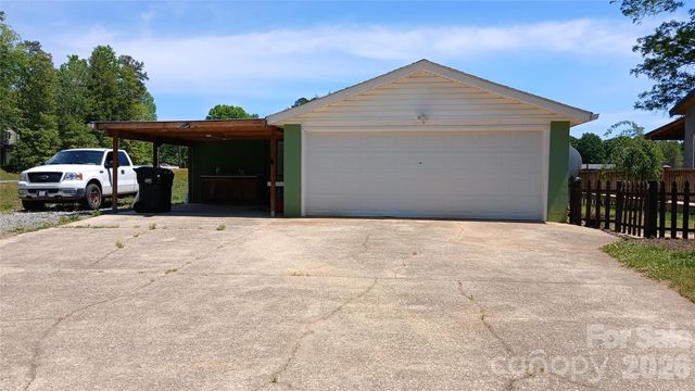 300 Woodlawn Drive, Connelly Springs, NC 28612