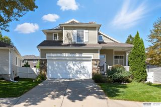 17320 Hickory Plaza, Omaha, NE 68130