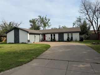 1305 Pinehurst Drive, Fort Worth, TX 76134