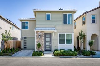 2021 N Rogers Lane, Clovis, CA 93619