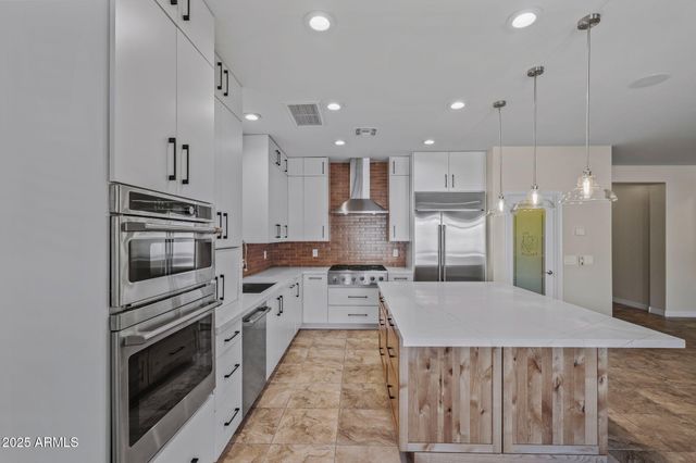 17744 W CORRINE Drive, Surprise, AZ 85388