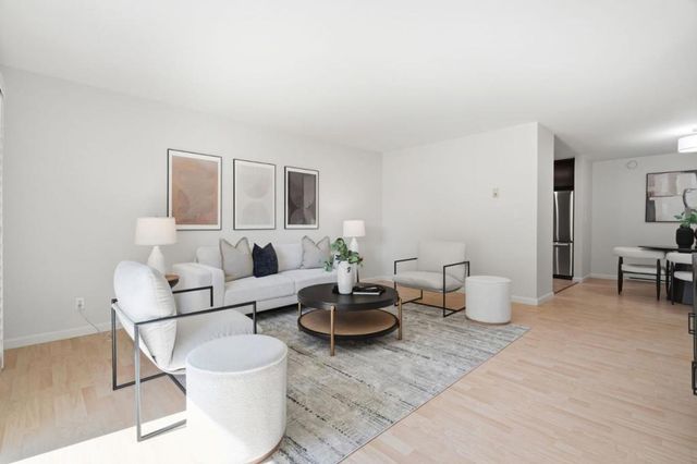 1031 Crestview Drive 305, Mountain View, CA 94040