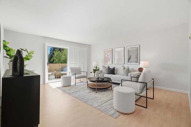 1031 Crestview Drive 305, Mountain View, CA 94040