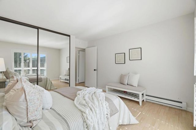 1031 Crestview Drive 305, Mountain View, CA 94040