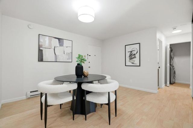 1031 Crestview Drive 305, Mountain View, CA 94040