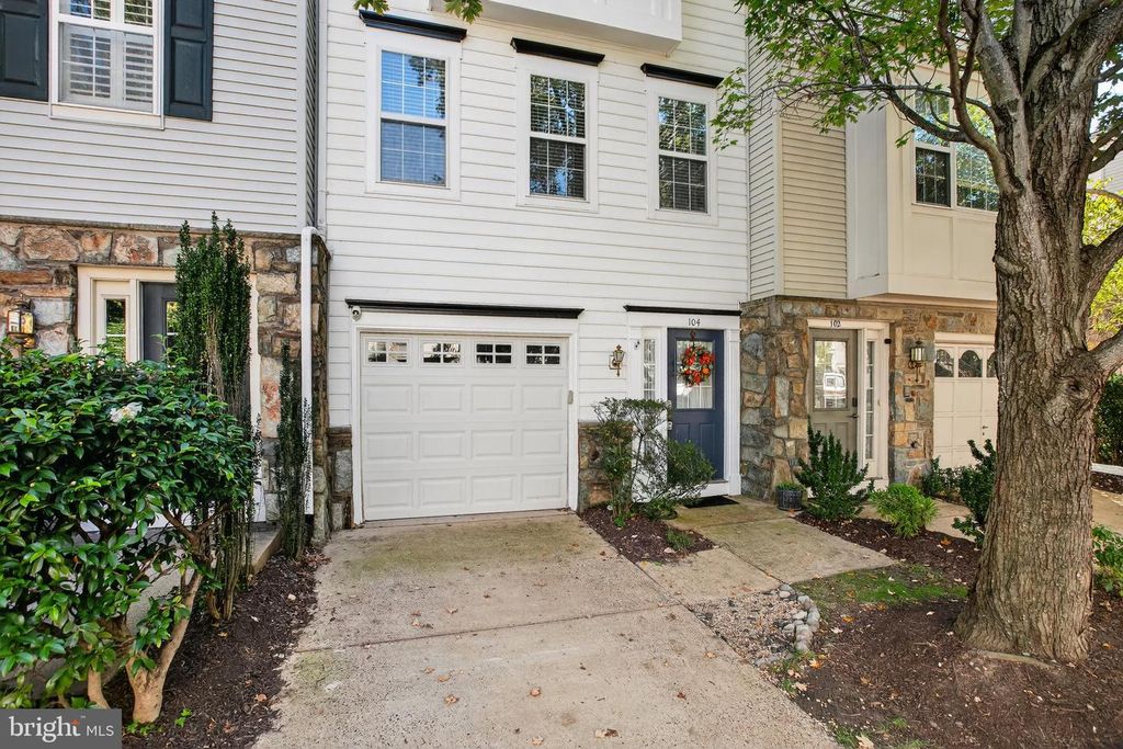 104 CAHILL DR, Alexandria, VA 22304